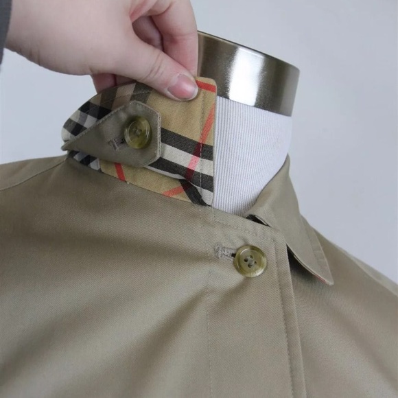 Burberry Classic Khaki Zip Front Jacket ⭐️SOLD⭐️ - Picture 7 of 8